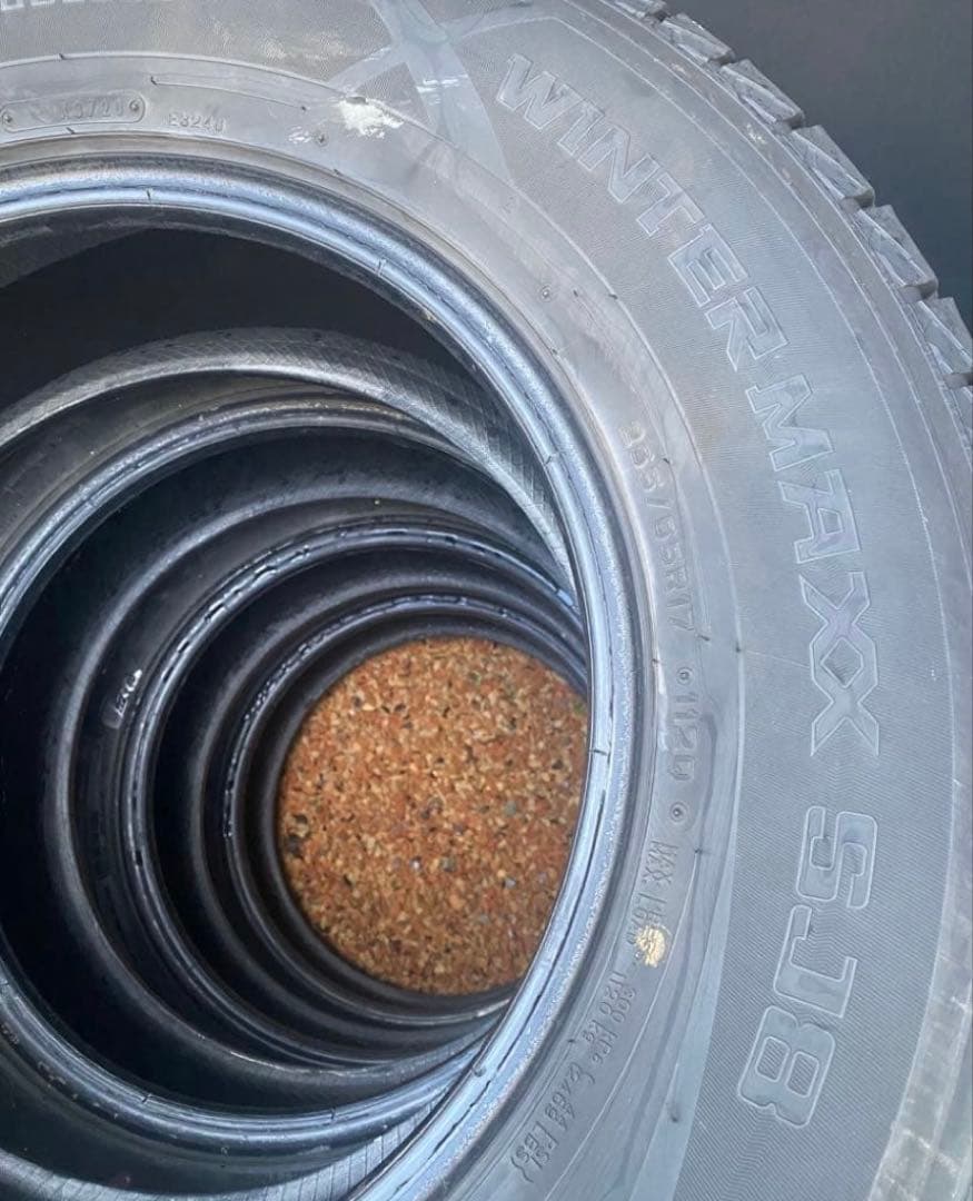 スタッドレスタイヤ 265/65R17