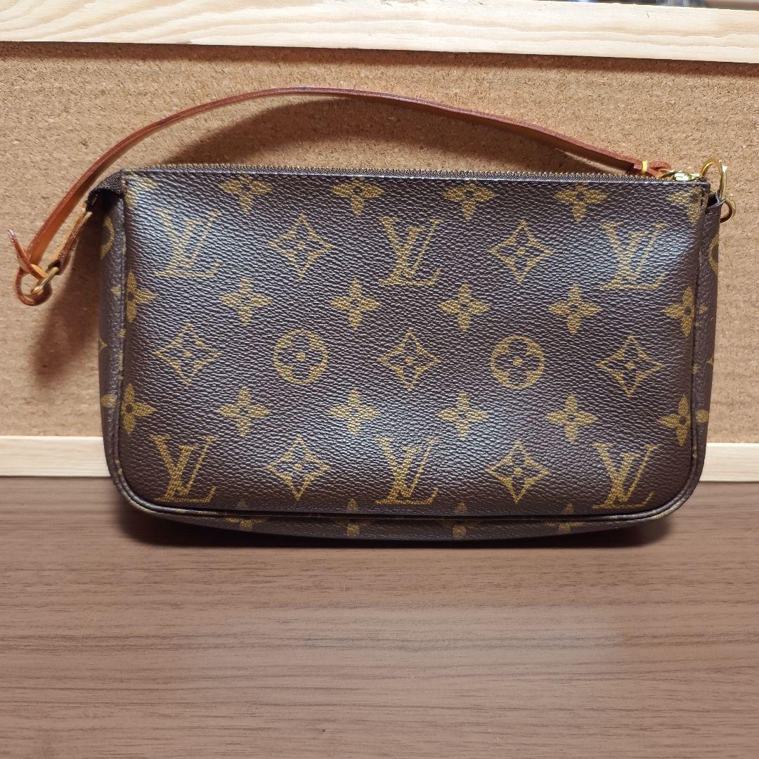 LOUIS VUITTON ルイヴィトン　モノグラムポーチ