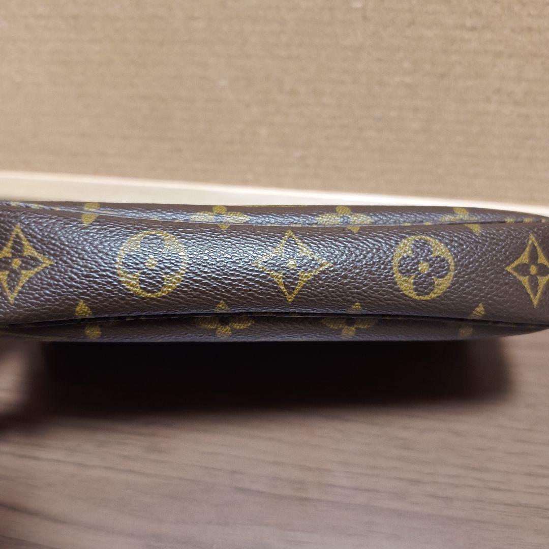 LOUIS VUITTON ルイヴィトン　モノグラムポーチ