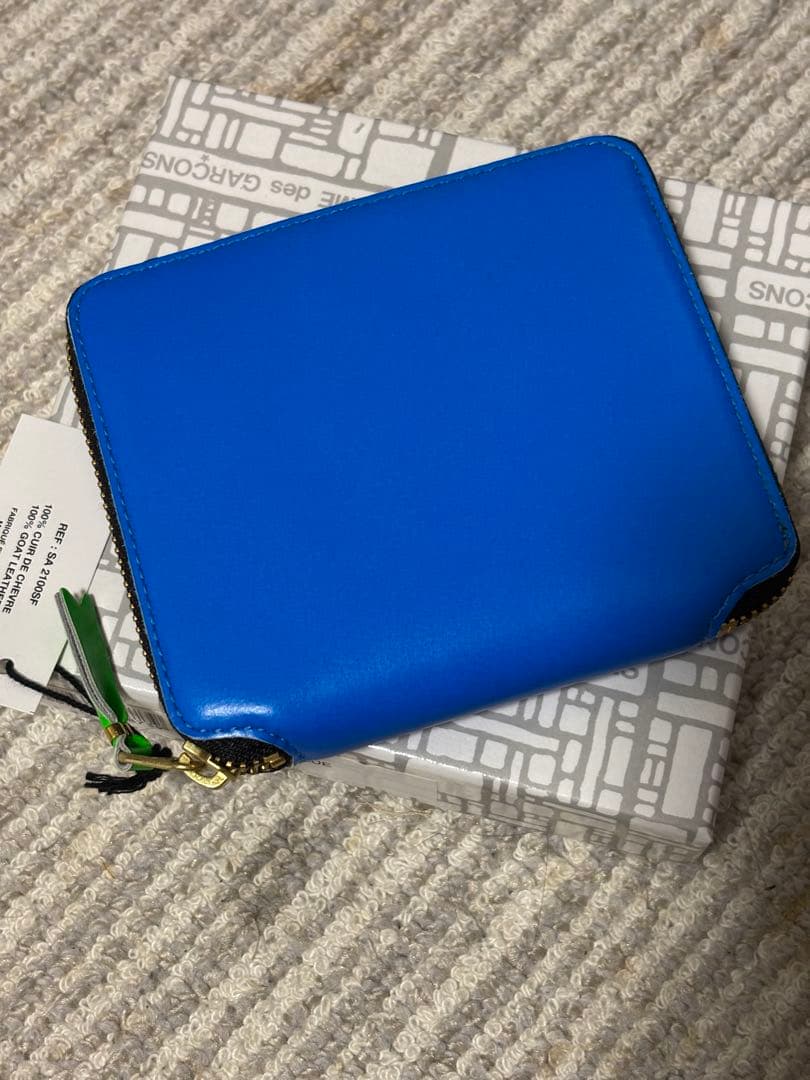 コムデギャルソン 青色レザー二つ折り財布