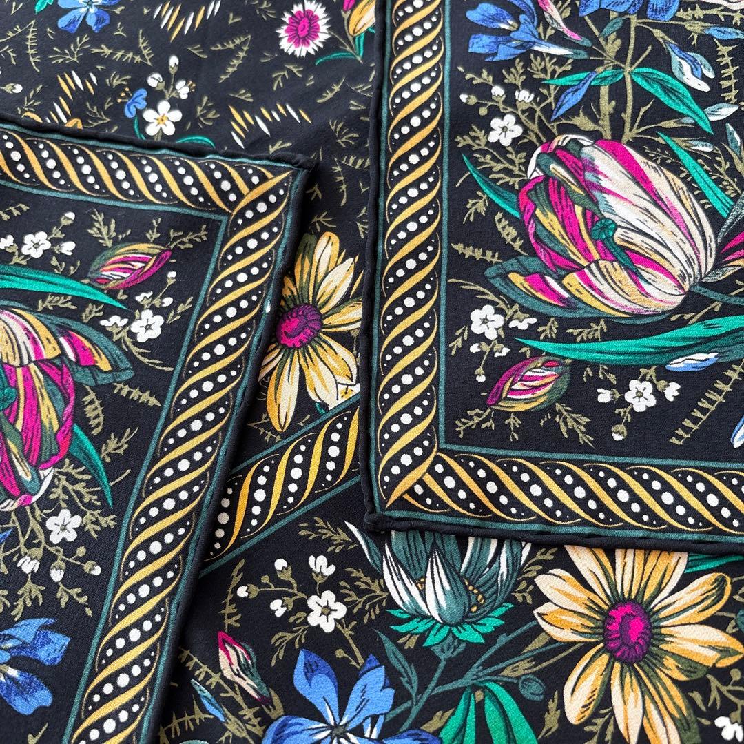 イタリア製　TIFFANY シルク　スカーフ　ティファニー　花柄　ブラック系