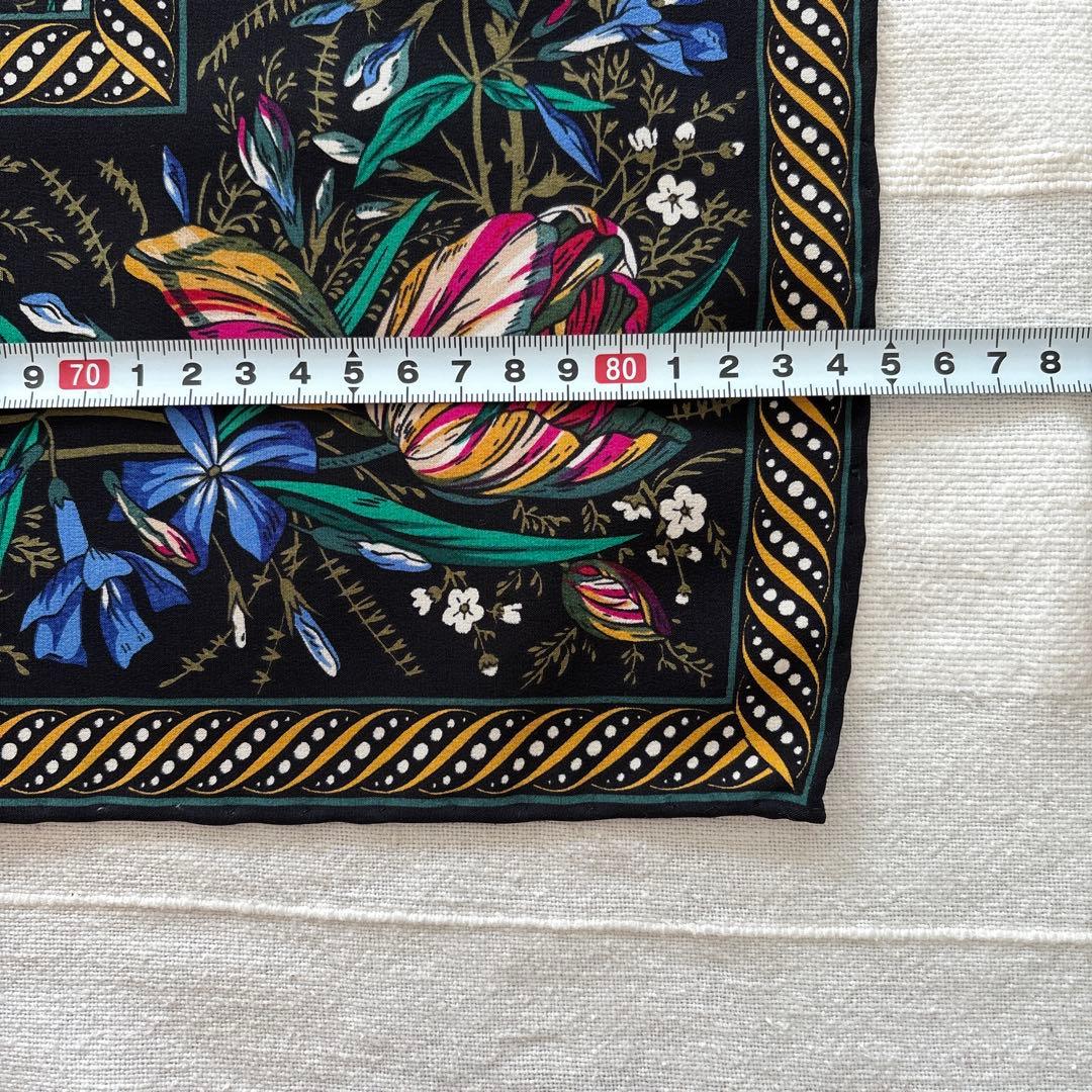 イタリア製　TIFFANY シルク　スカーフ　ティファニー　花柄　ブラック系