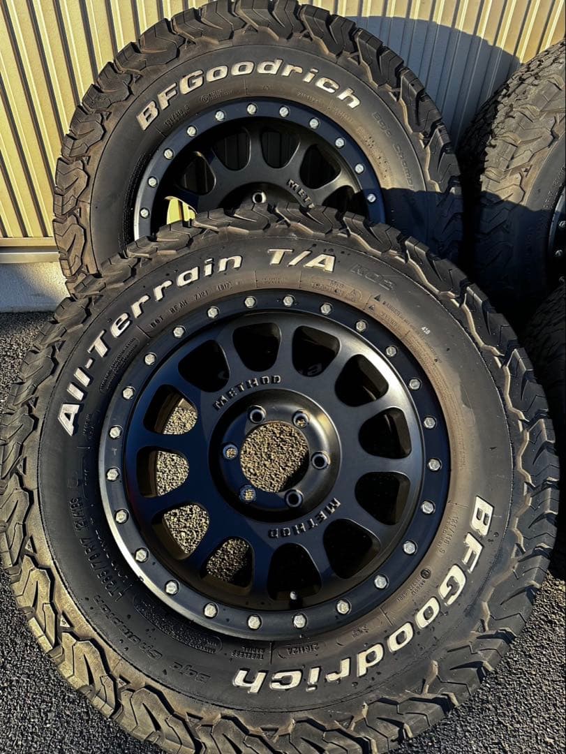 ランドクルーザープラド　ホイール　METHOD RACE WHEELS