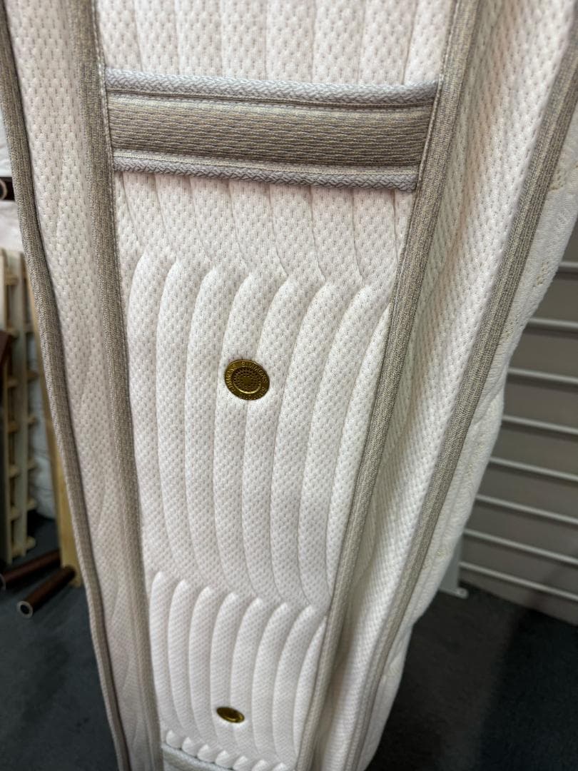 【美品】シモンズ　シングルマットレス（ゴールデンバリューピロートップ）