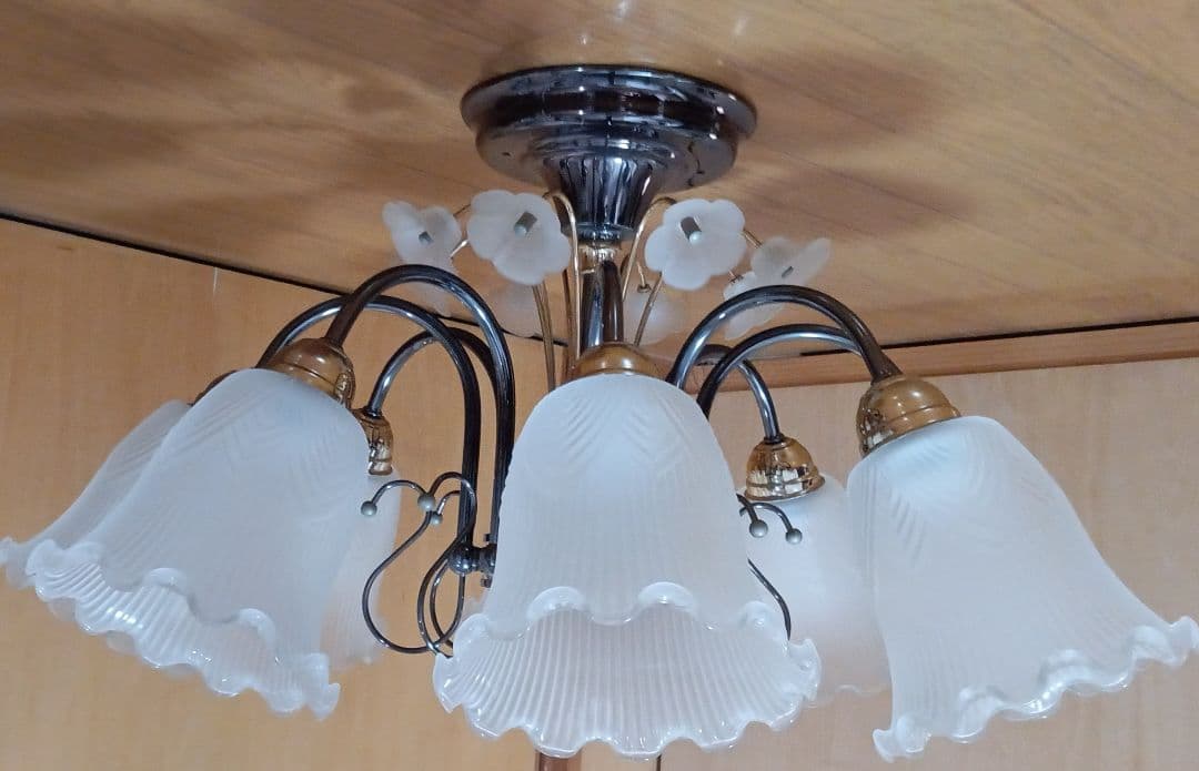 90年代 ナショナル 8灯シャンデリア 約70cm 17口金 ※電球なし