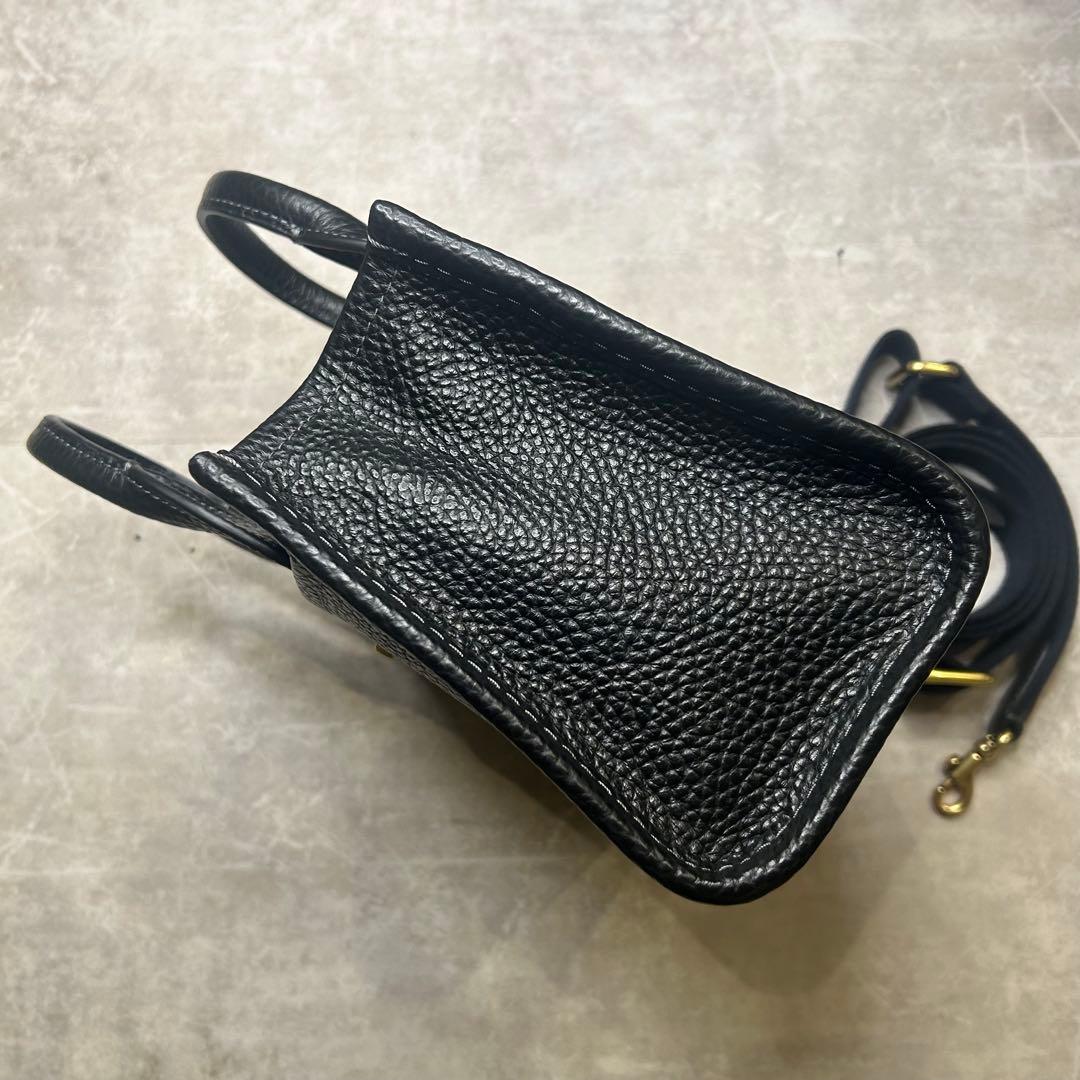 新品同様 コーチ レザー ロゴ 刺繍 カーゴトート ハンド バッグ チャーム付