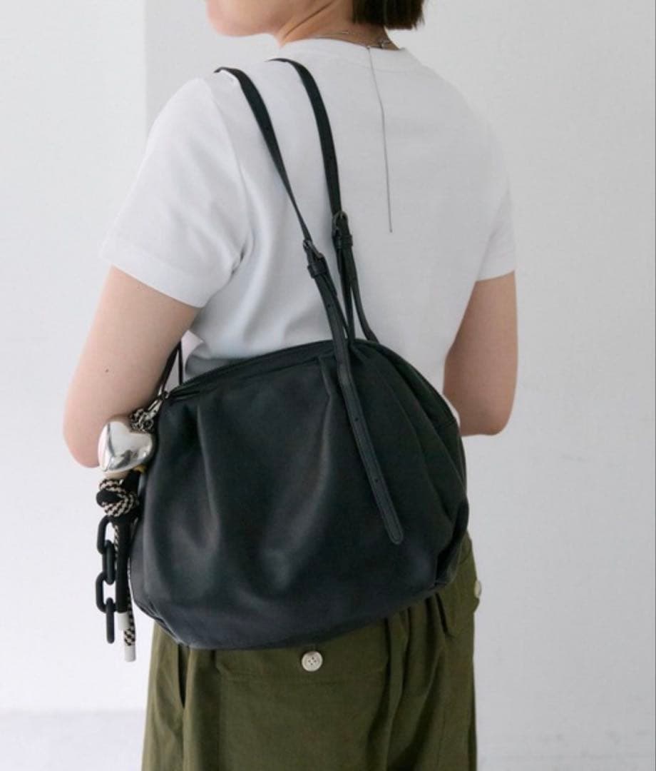 ear PAPILLONNER コロンボストンバック本革　BLACK