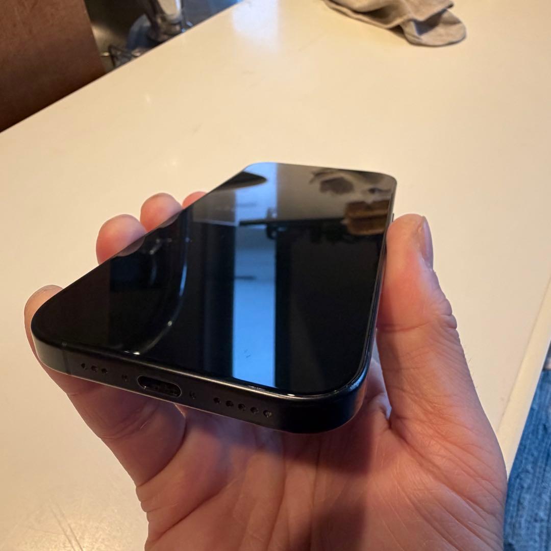 iPhone 16 Pro ブラックチタニウム 128GB 本体