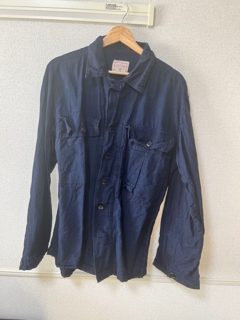 ネイビー リネン ボタン付きシャツ