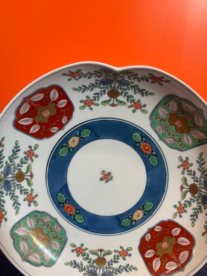 1594 有田焼　其泉窯　染錦四方木甲章花文　大皿　31cm