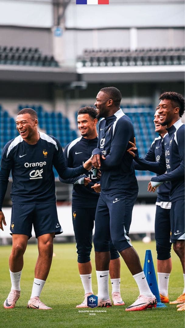 美品 NIKE フランス代表 ストライク シャツ トップス パンツ 上下セット