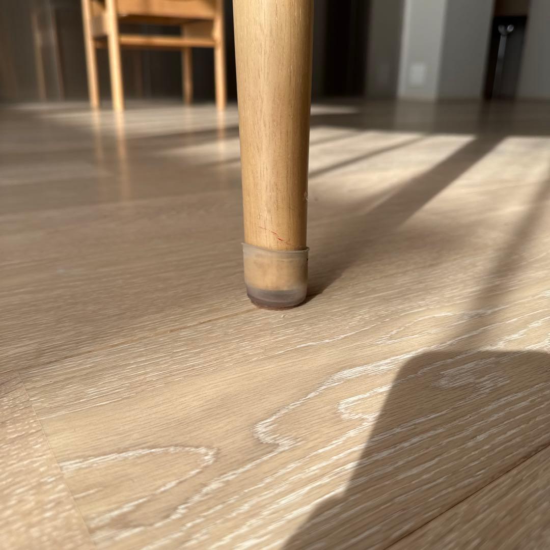 円形ナチュラルウッドダイニングテーブル