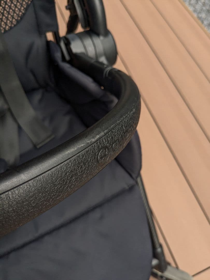 パフ様　cybexメリオカーボン ムーンブラック gold 003