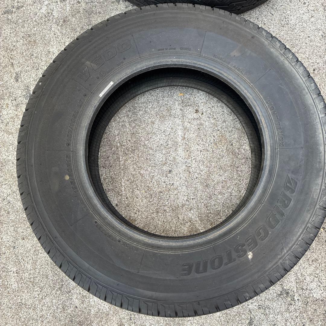 ブリヂストン V600 15インチ サマータイヤ　バリ溝