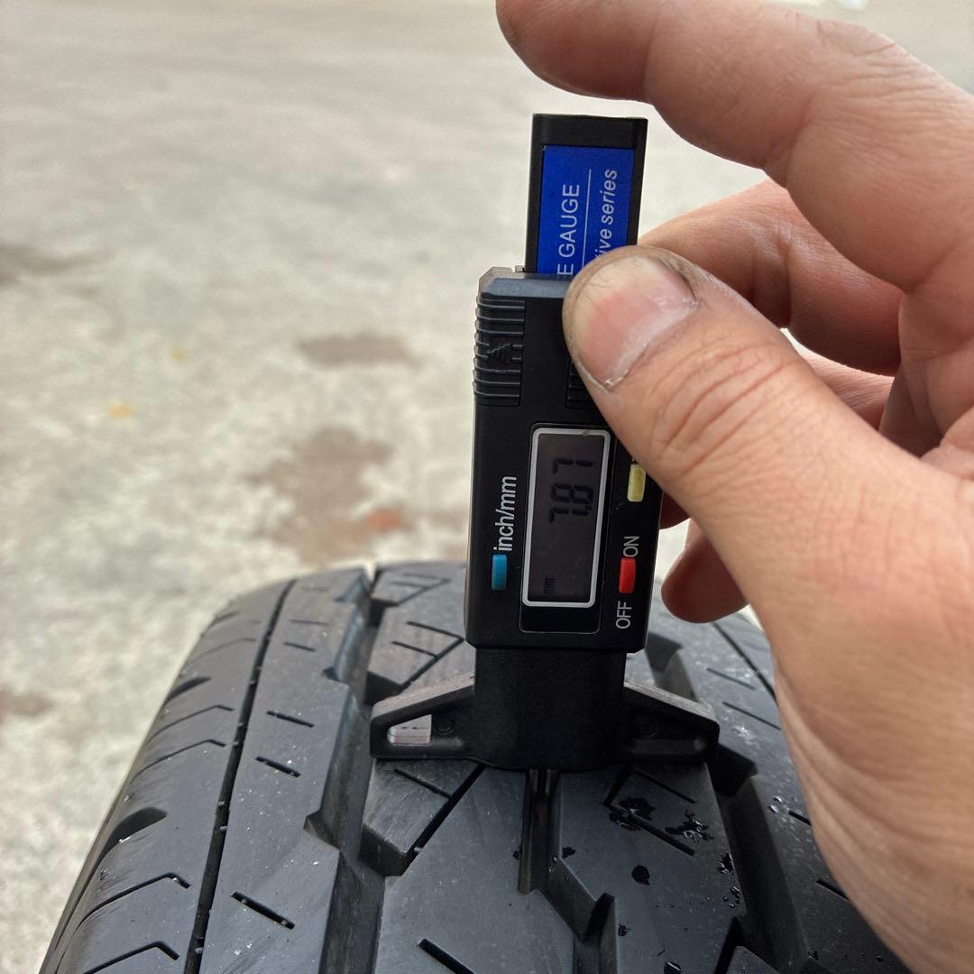 ブリヂストン V600 15インチ サマータイヤ　バリ溝