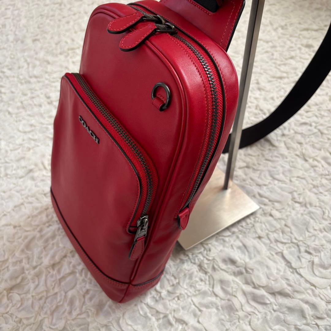 極美品　COACH グラハム　ボディバッグ　レッド
