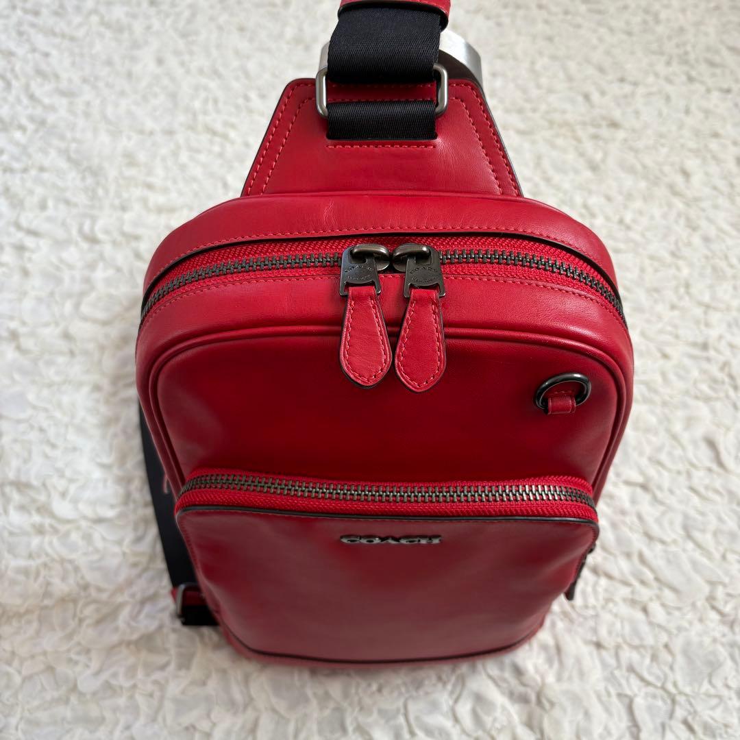 極美品　COACH グラハム　ボディバッグ　レッド