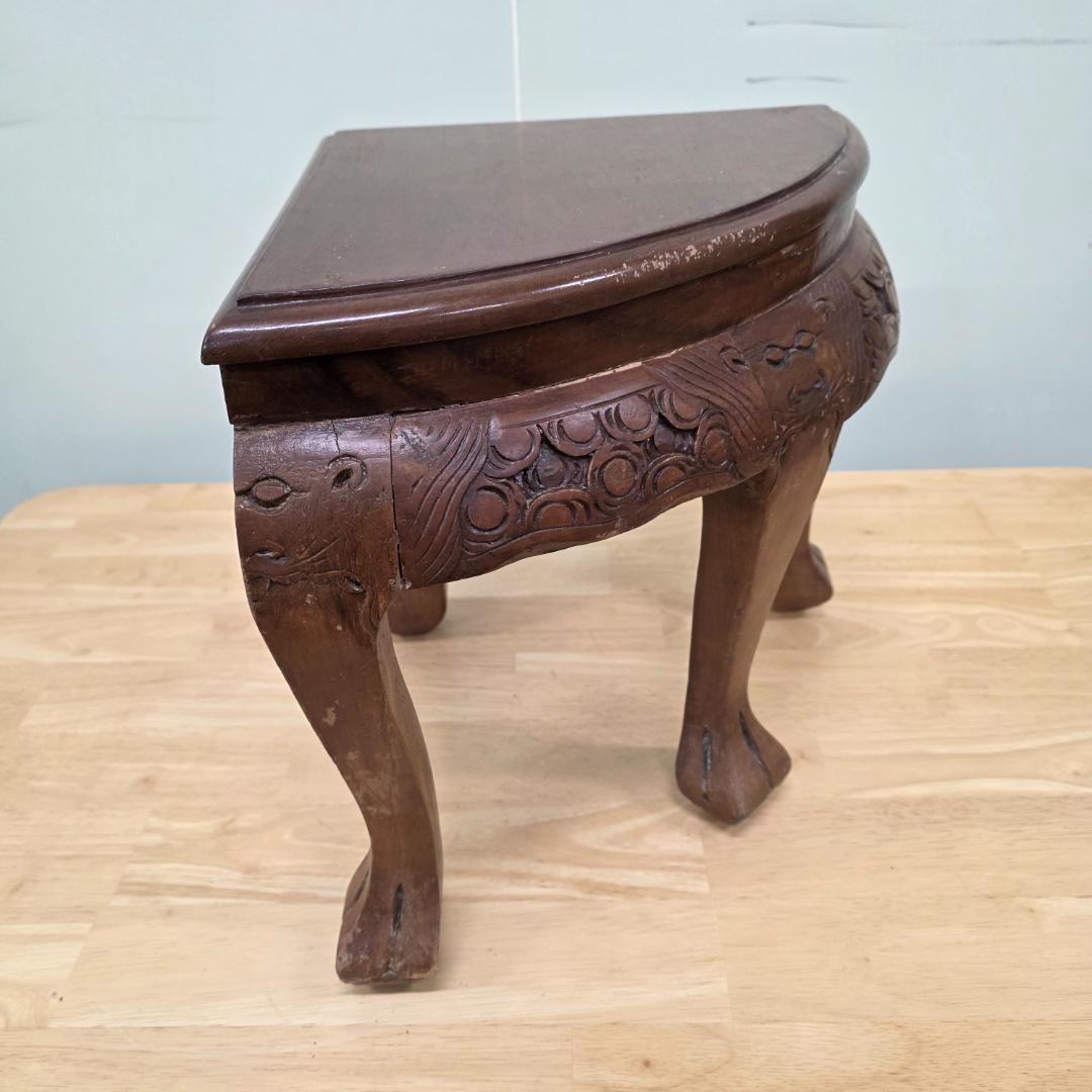 木製彫刻三角形座卓 コーナーテーブル サイドテーブル イス4脚