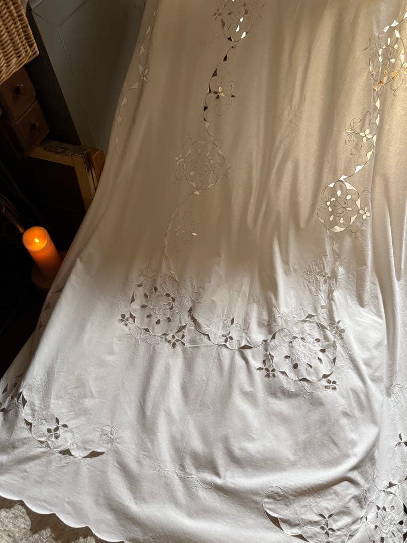 SALE❣️フランスアンティークஐ⋆*花柄刺繍の大判ベッドカバー⋆