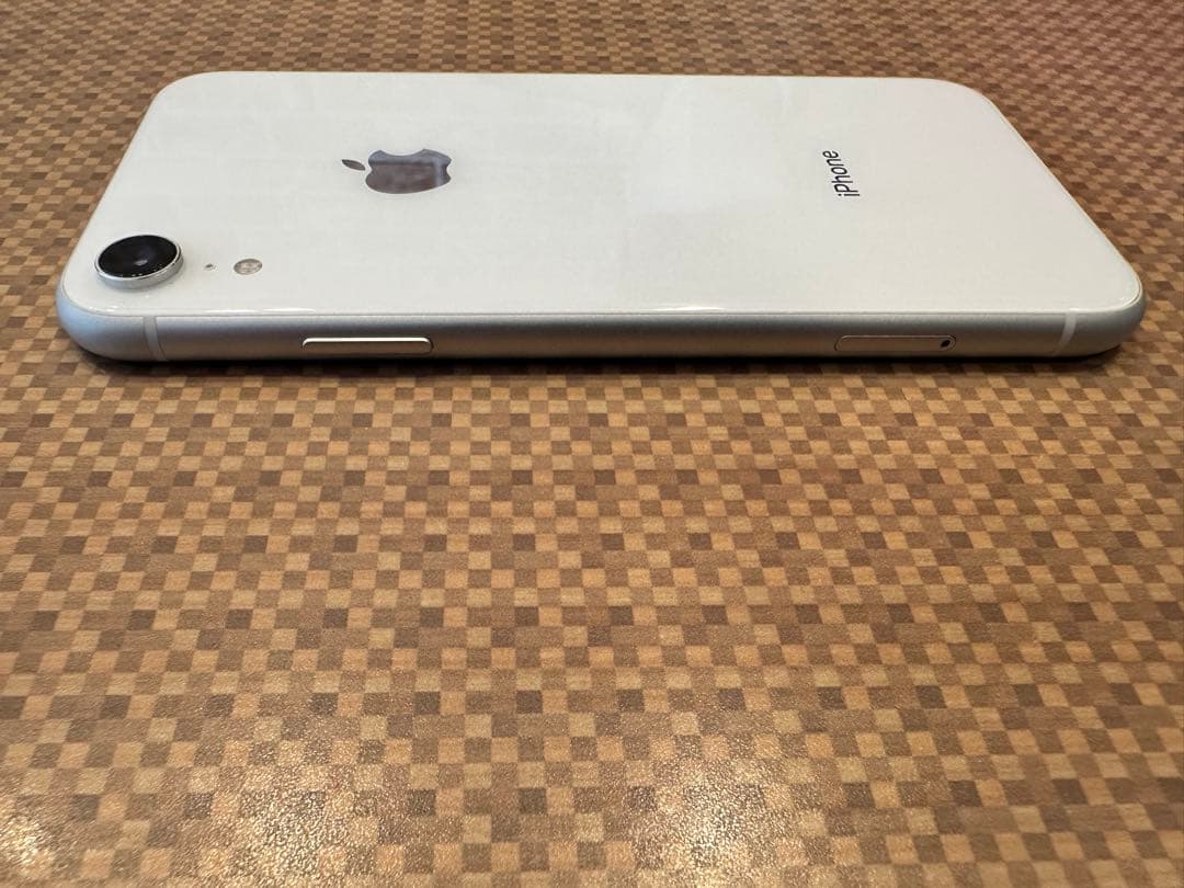 Apple iPhone XR ホワイト 本体