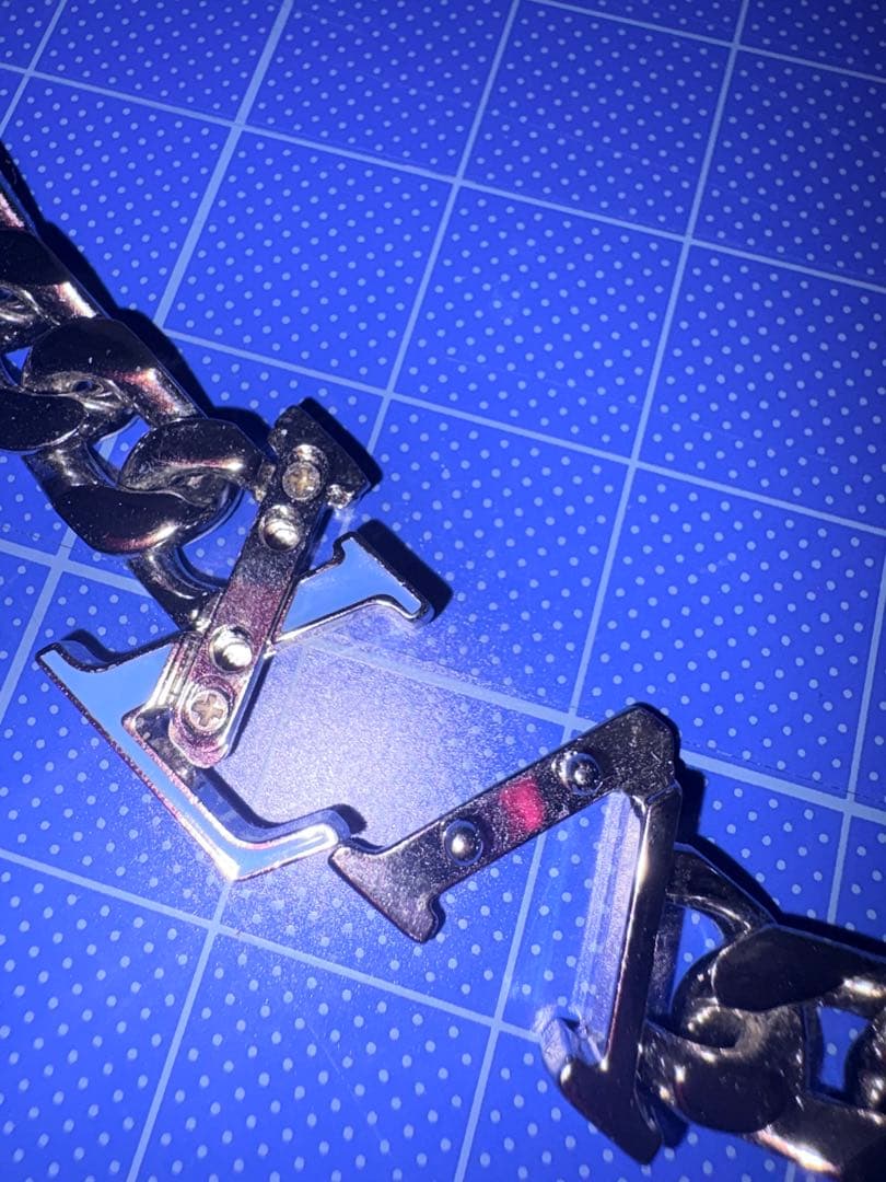 LVロゴ チェーンネックレス