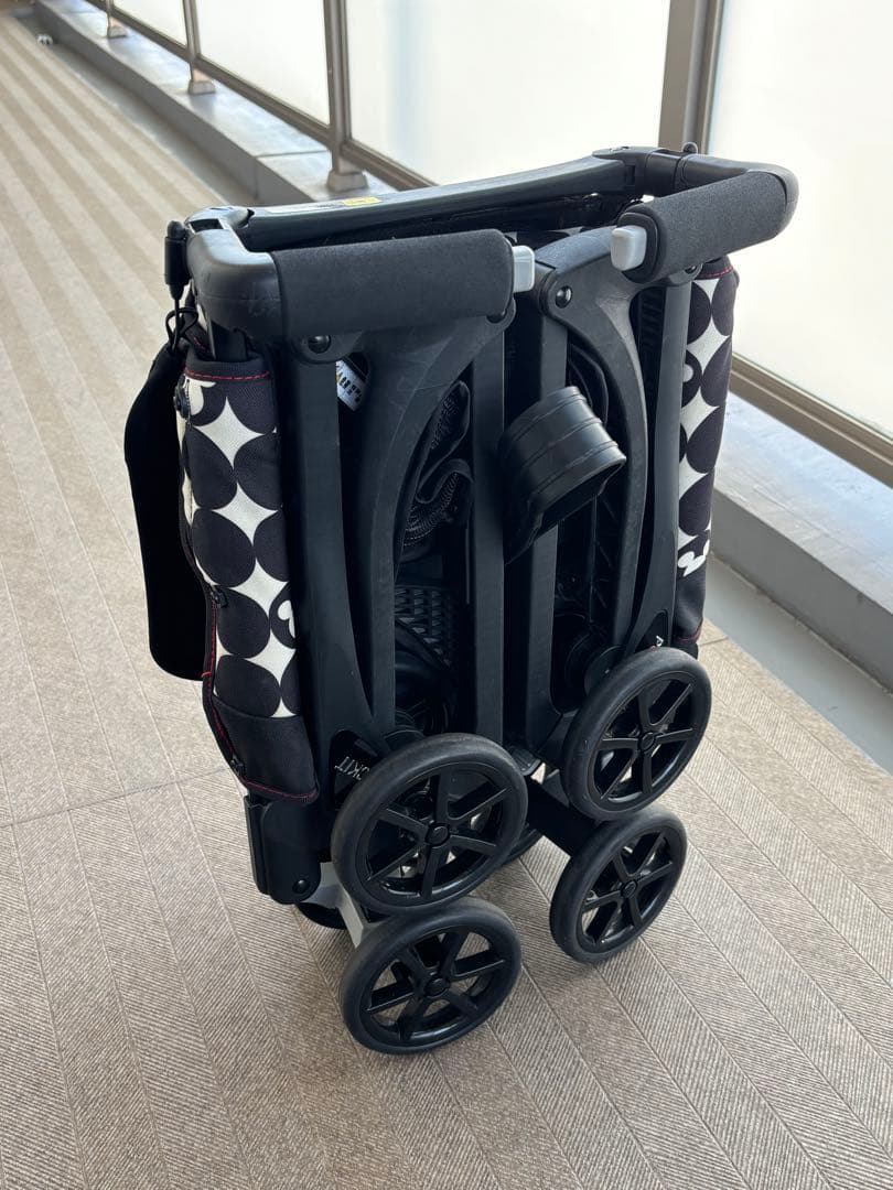 折りたたみベビーカー“ポキット”ベルメゾン限定のディズニー柄　廃盤