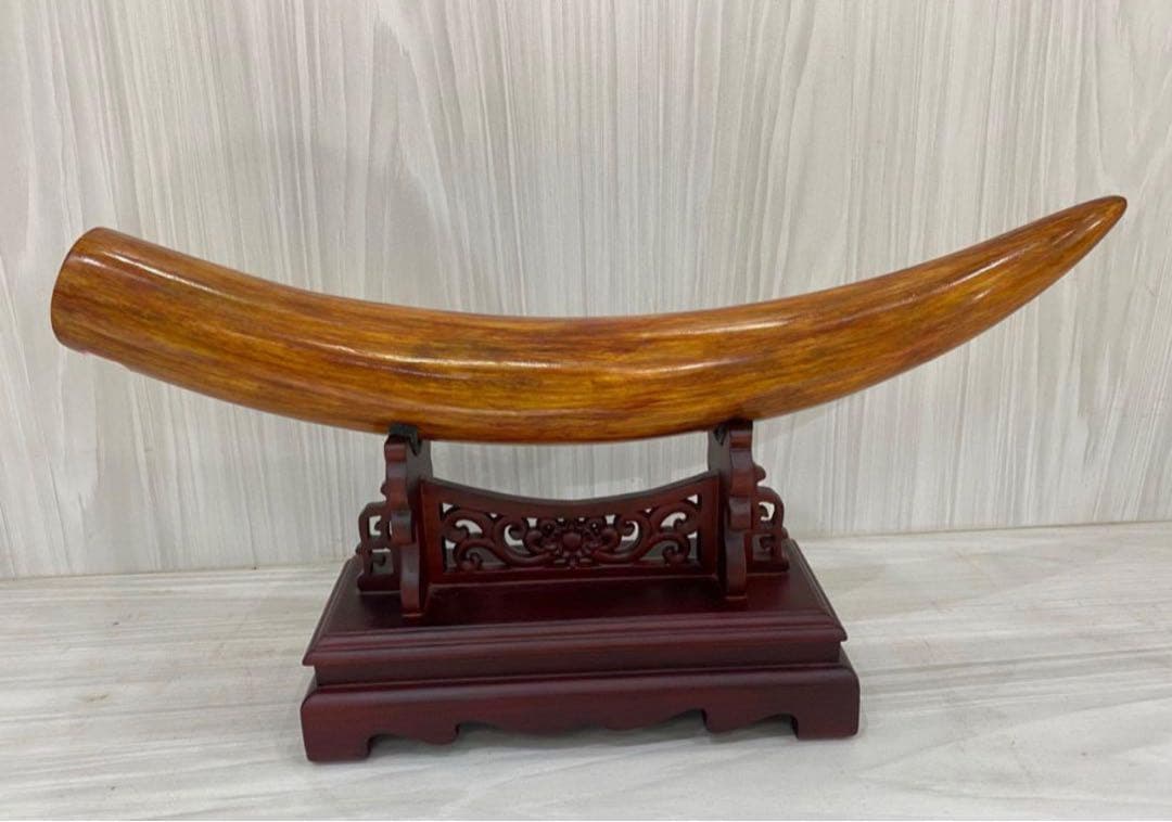 天然マンモス牙美しい手作り彫刻龍戯珠 置物