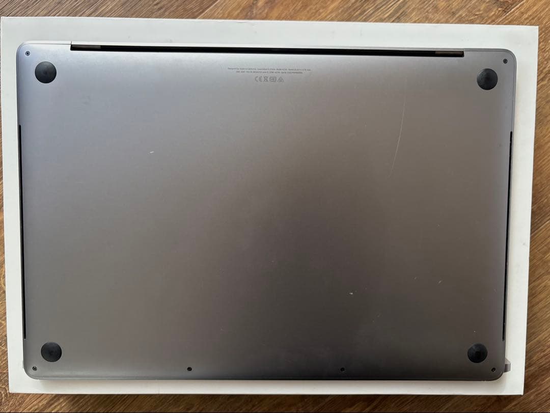 Apple MacBook Pro 16インチ