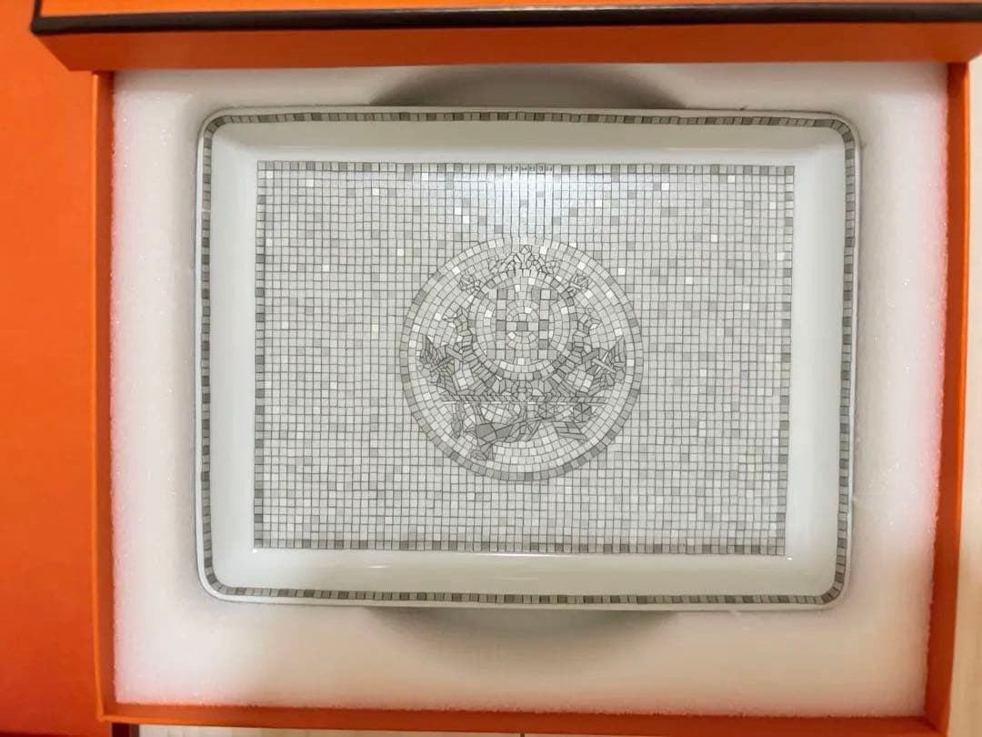 期間限定値下げ　新品未使用！HERMES モザイク　プレート