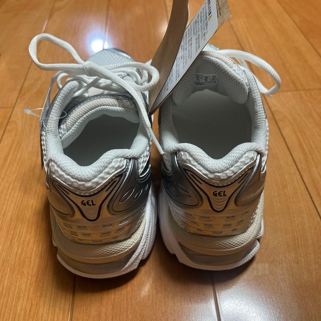靴 asics gel Kayano 14 white/ graphite grey