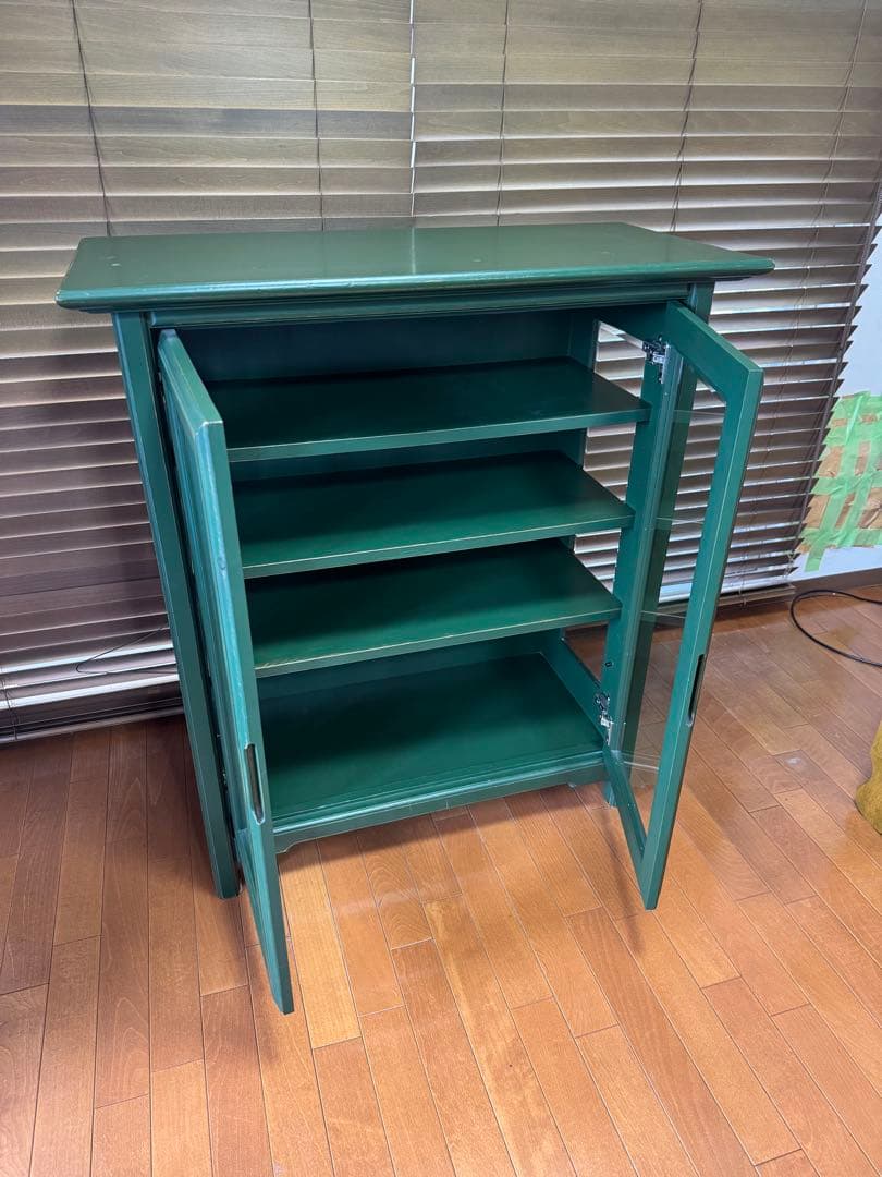☆アンティークダークグリーン ガラス扉木製キャビネット