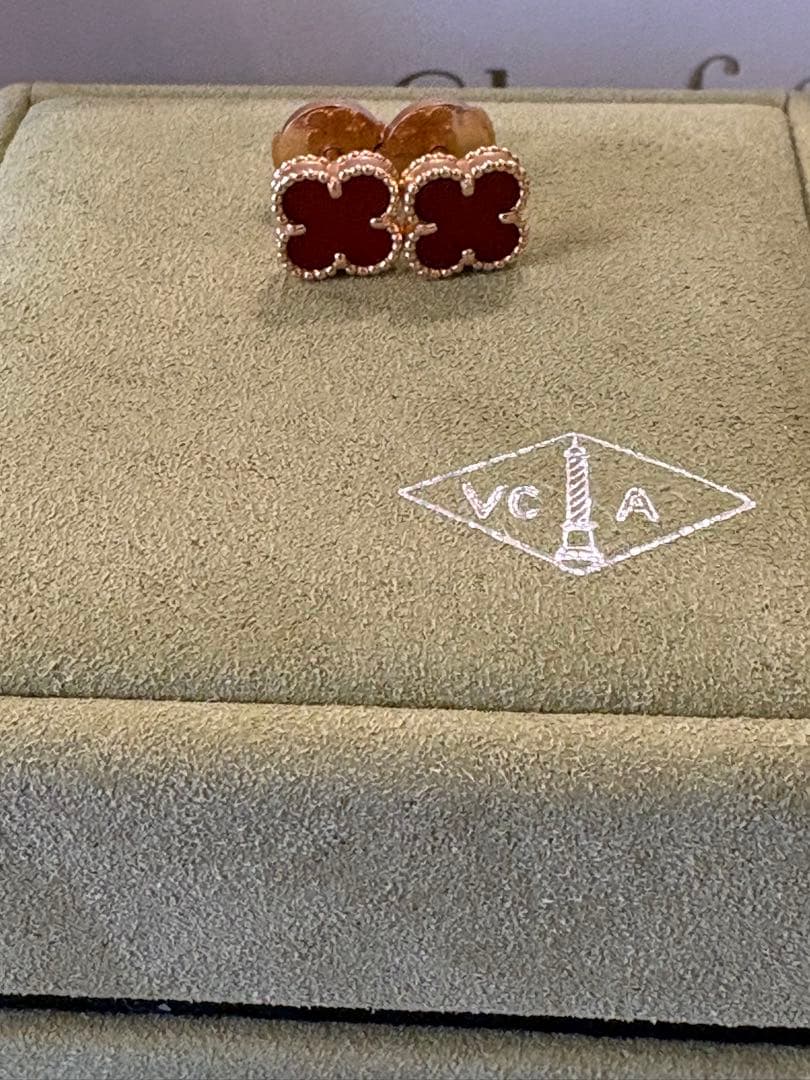 きょう　Van Cleef & Arpels スウィートアルハンブラピアス