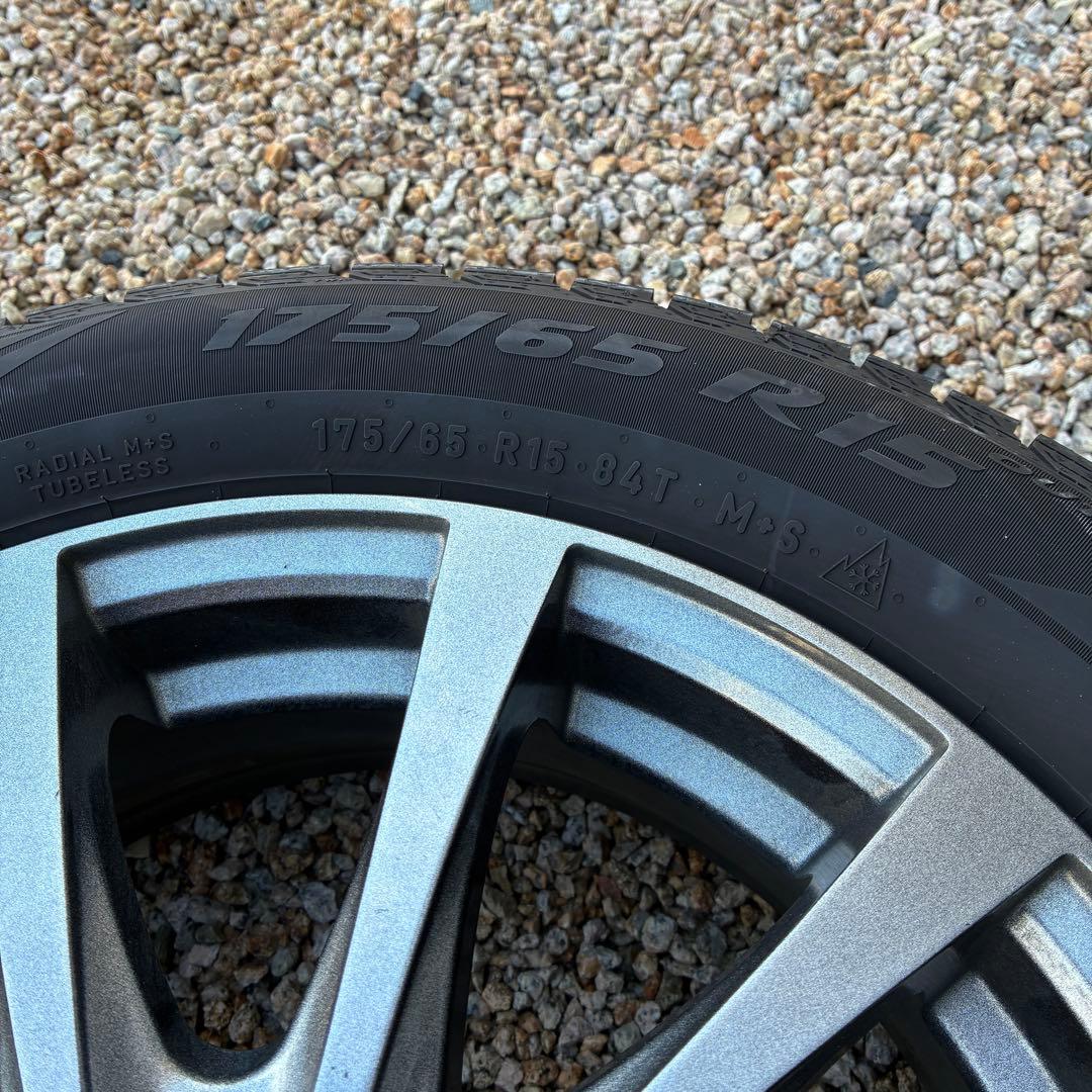 【送料込】スタッドレスタイヤ 175/65 R15 4本ホイール付き
