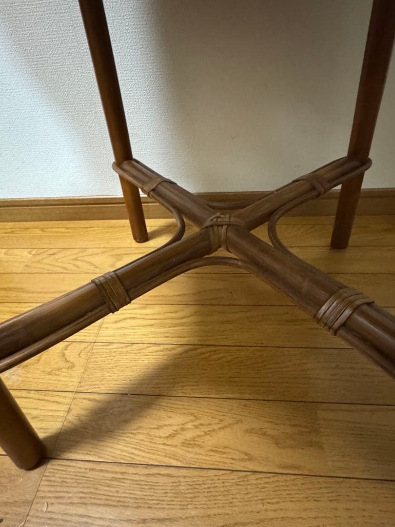 ラタンテーブル 円形 ガラス天板 籐家具