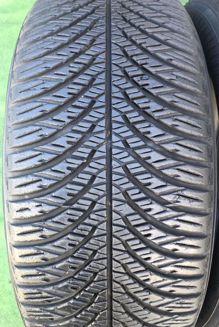 215/55 R17 YOKOHAMA BluEarth-4S タイヤ￼