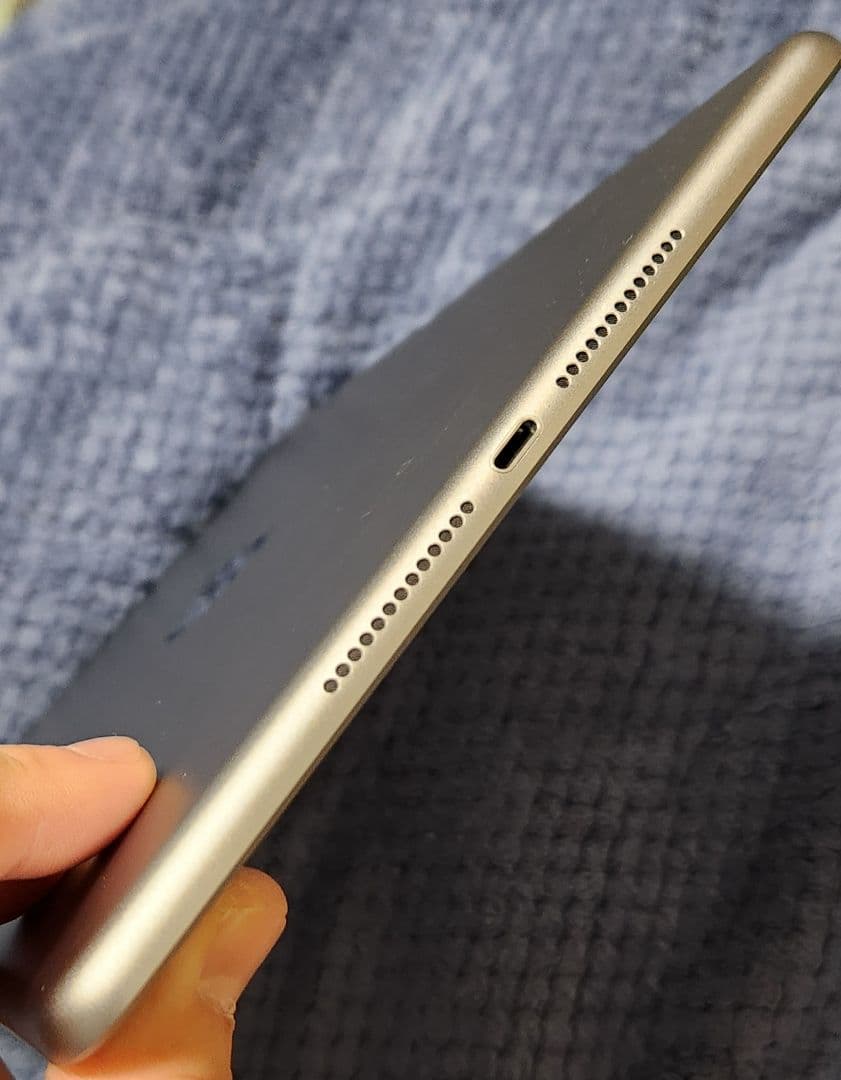 iPad (第6世代) SIMフリー版 32GB