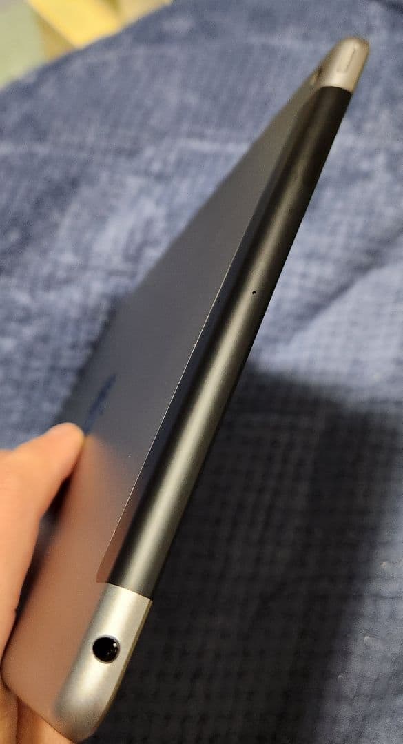 iPad (第6世代) SIMフリー版 32GB