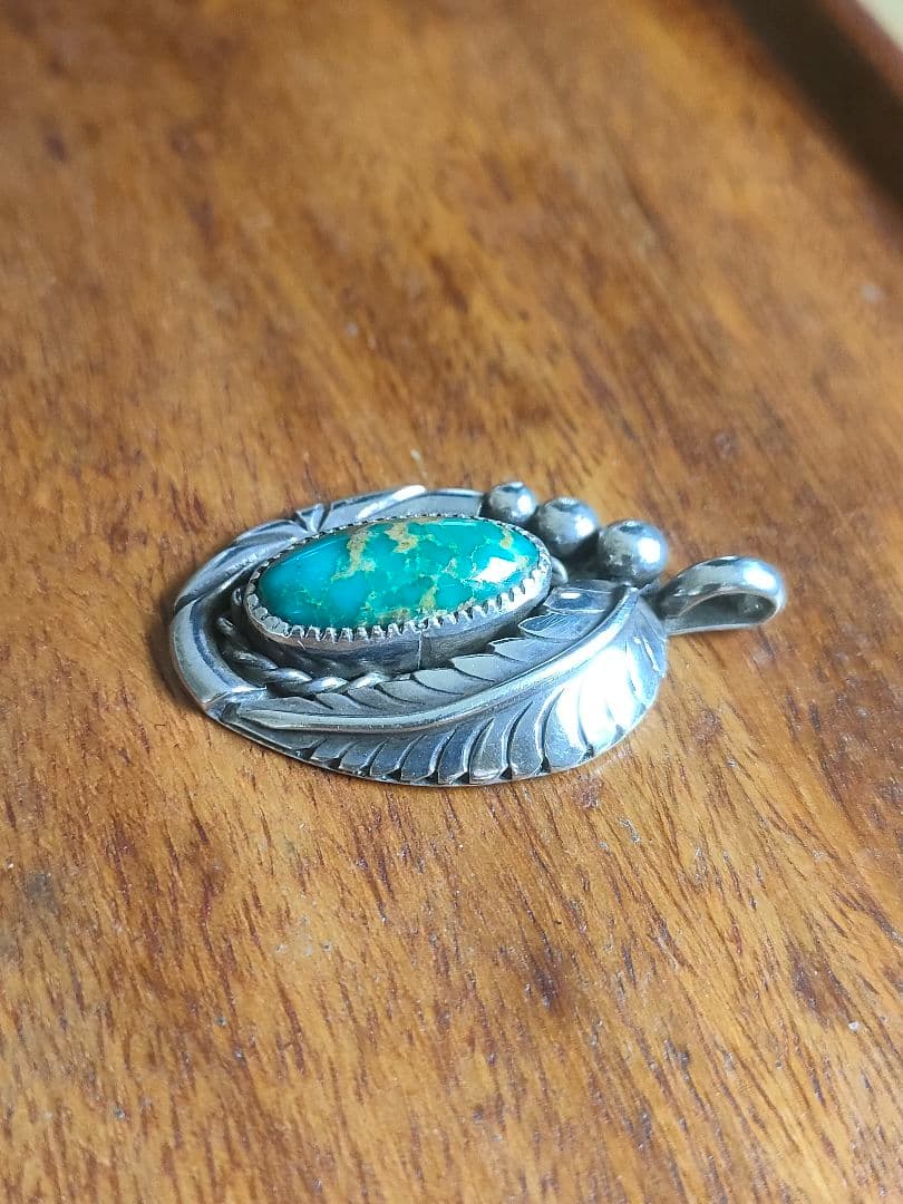 ナバホ族ロイストンターコイズSTERLING シルバー ペンダント