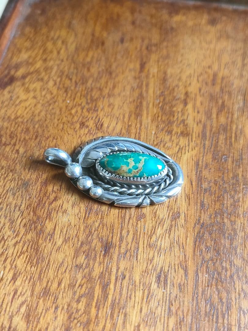 ナバホ族ロイストンターコイズSTERLING シルバー ペンダント