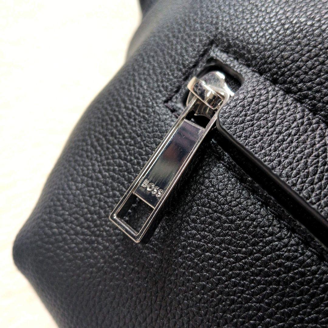 【極美品】HUGO BOSS ショルダーバッグ 斜め掛け ブラック ボディバッグ