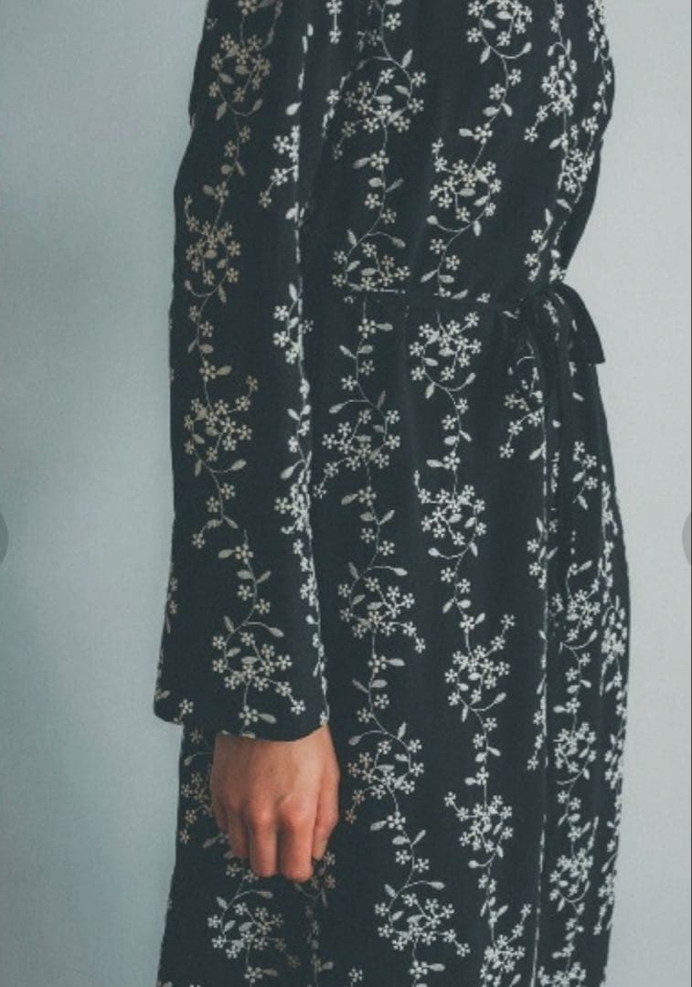 CLANE:クラネ　STRIPE FLOWER EMBROIDERYワンピース