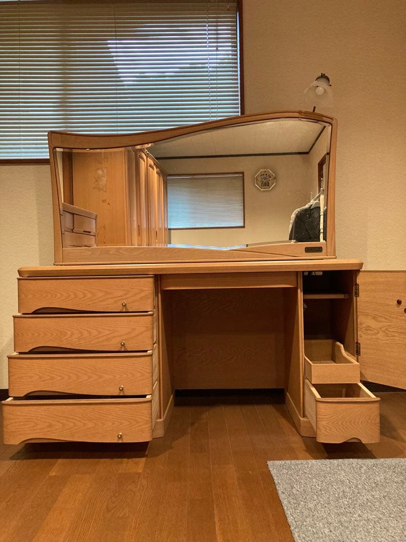 ナチュラルウッド ドレッサー　波型ミラー　引出し全面桐　鏡の幅123㎝