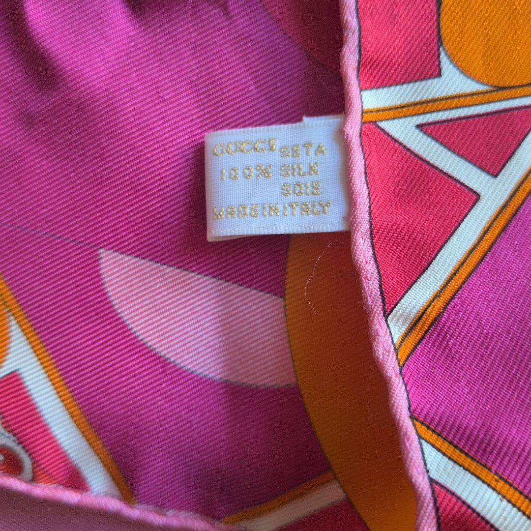 GUCCI シルクスカーフ 抽象模様 ピンク