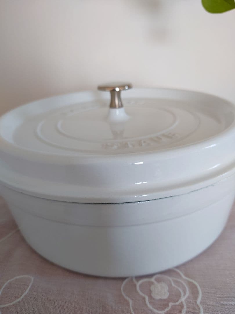 Staubピコココットラウンドシャローホワイト26cm