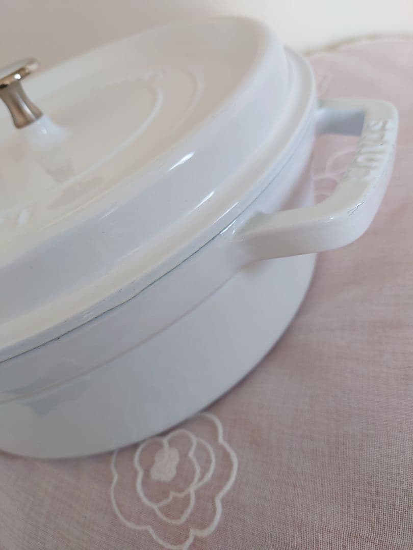 Staubピコココットラウンドシャローホワイト26cm