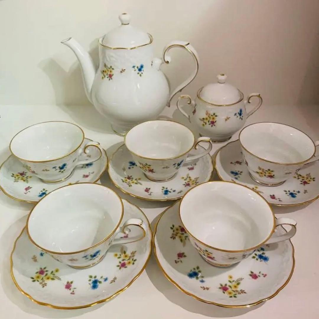 ノリタケ　NORITAKE 散らし花シリーズ　ティーセット　カップ　ソーサー