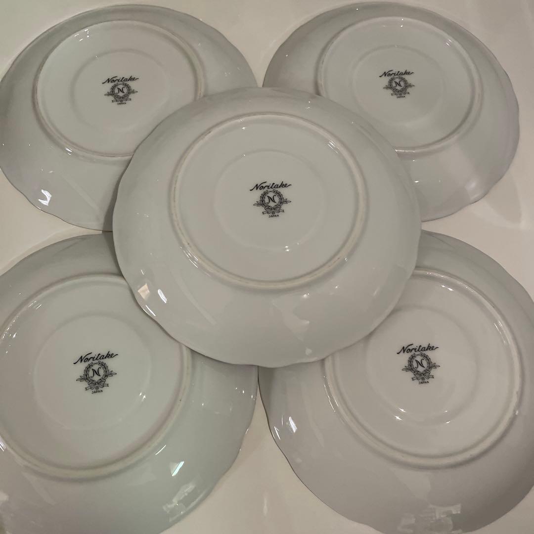 ノリタケ　NORITAKE 散らし花シリーズ　ティーセット　カップ　ソーサー