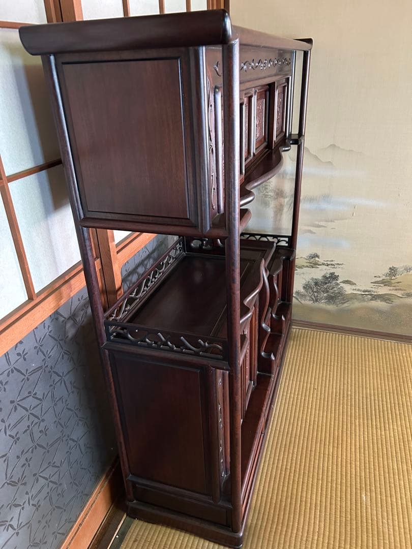 【毎日少しずつ値下げ！高級材・花梨（カリン）製】 美しい彫刻の和風茶棚・飾り棚