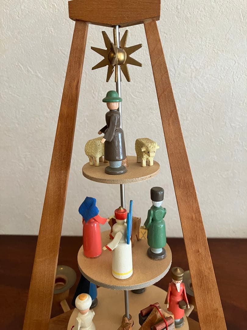 木製クリスマスピラミッド フィギュア付き