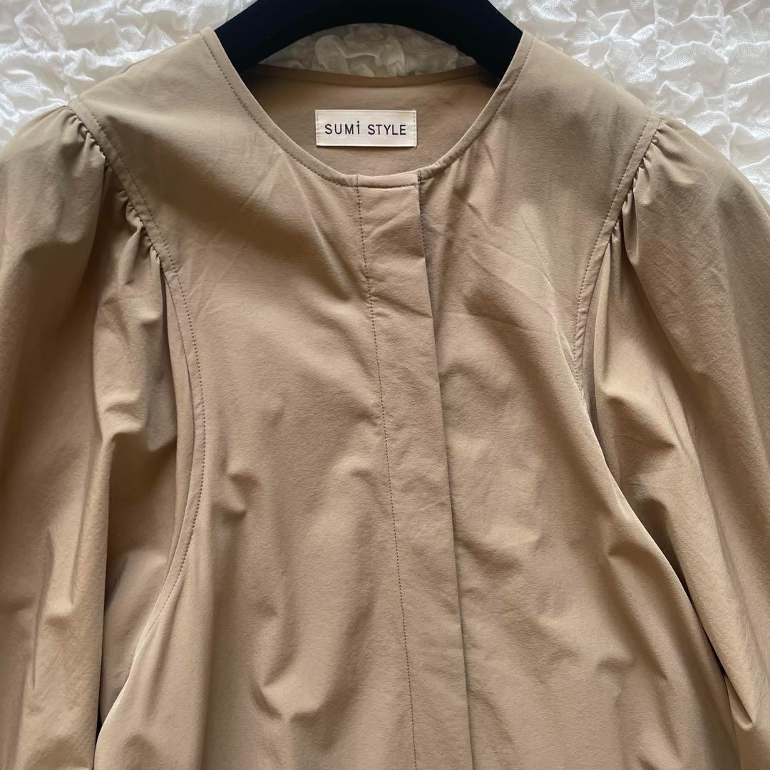 SUM1 STYLE/スミ スタイル　馬刺繍ワンピースコート　ベージュ　ホース